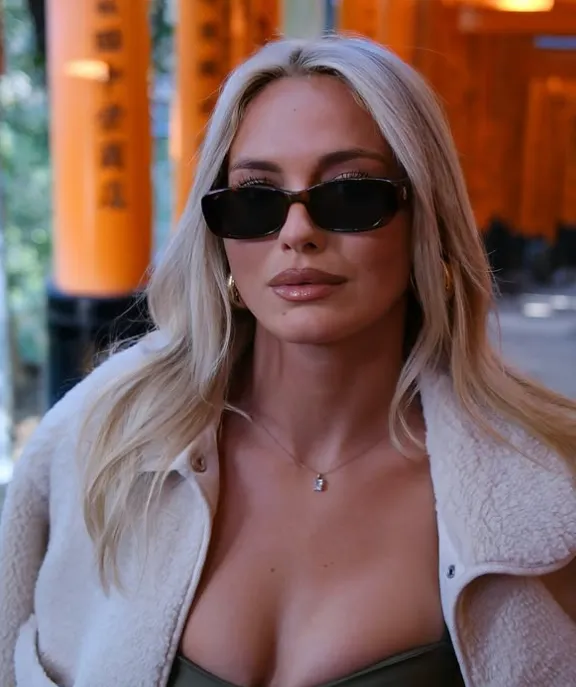 Emmy Sharrett Age, Biography, Net Worth, Height, Relationship & More 