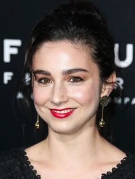 Molly Ephraim Net Worth (2026) Age, Career, Income & Lifestyle