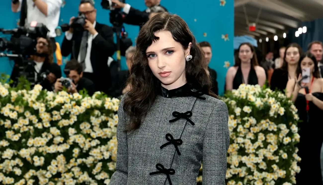 Clairo Age Revealing the Surprising Facts Behind the Indie Pop Star