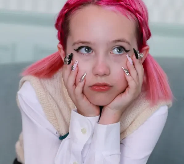 Vivien Lyra Blair Age, Biography, Net Worth, Height, Family, Career & More