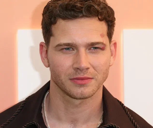 Oliver Stark Age, Biography, Net Worth, Height, Relationship & Career (2026)